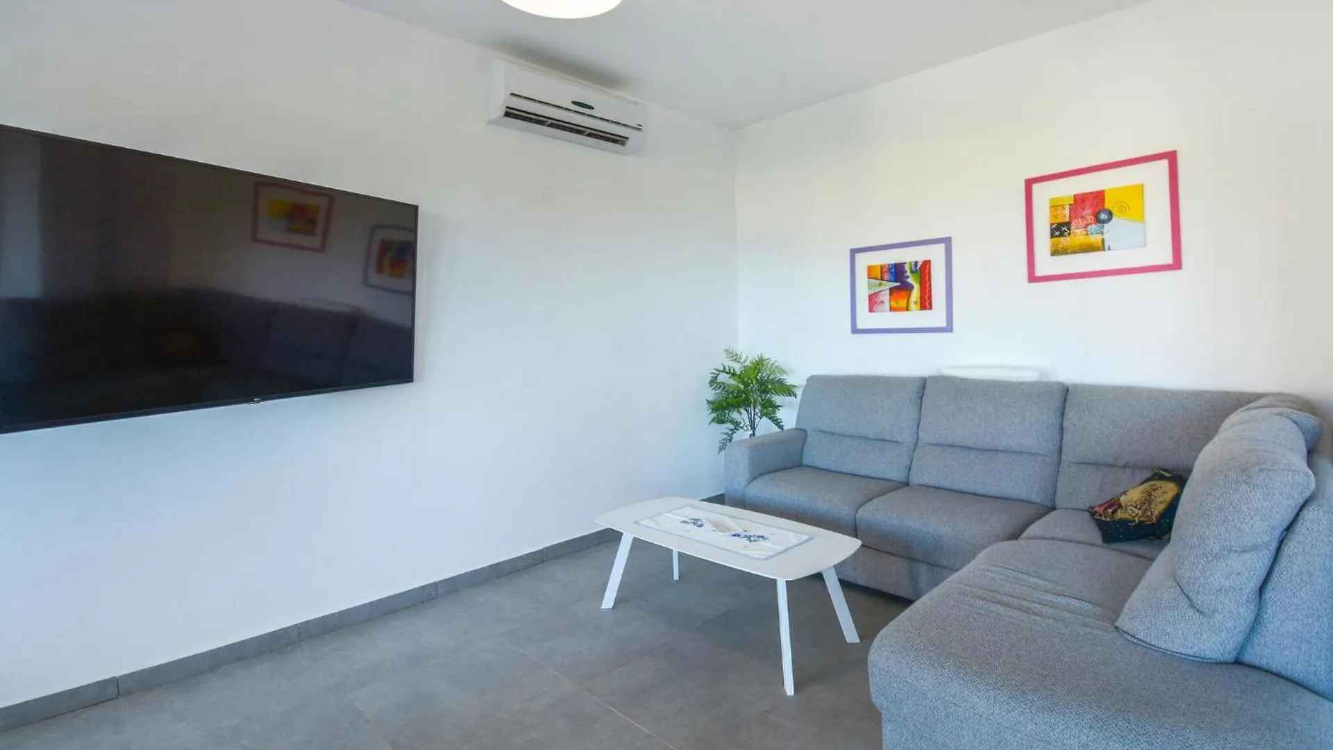 Pet Friendly Home In Augusta With House Sea View
